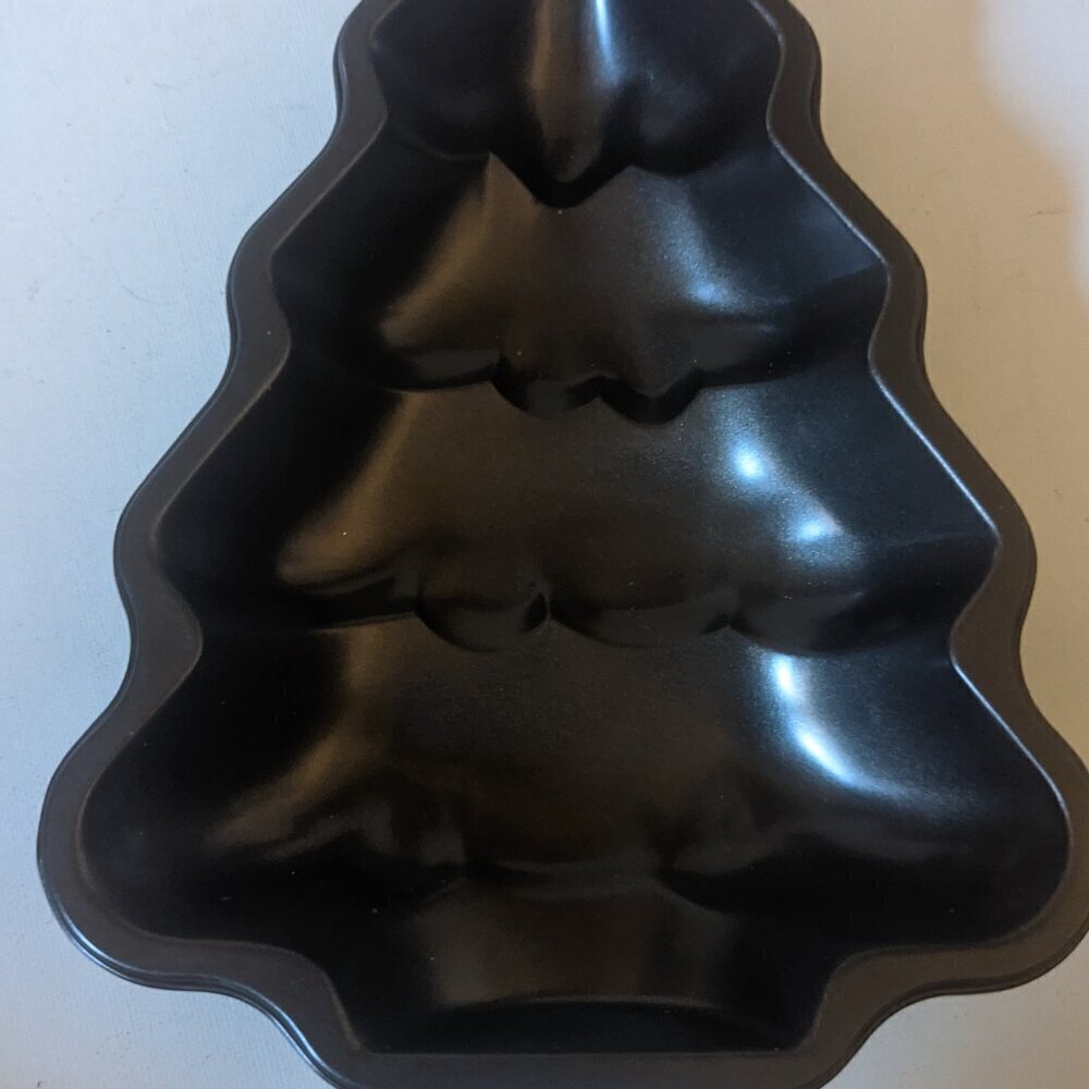 NWT Michael's Christmas Tree Cake Mold Holiday Kitchen Baking Decor Celebrate It - Picture 5 of 9